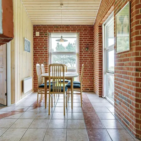 Three-bedroom Holiday In * Blåvand