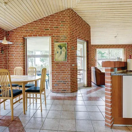 Three-bedroom Holiday In *
