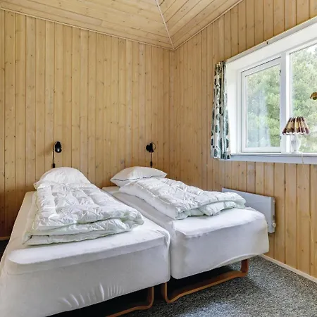 Three-bedroom Holiday In Blåvand