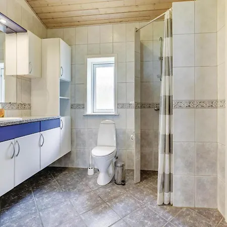 Three-bedroom Holiday In * Blåvand