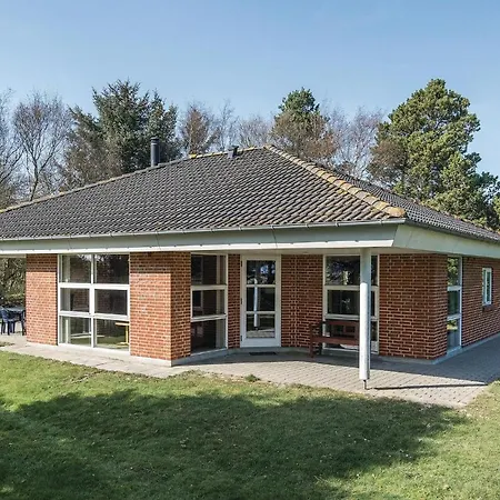 Three-bedroom Holiday In * Blåvand