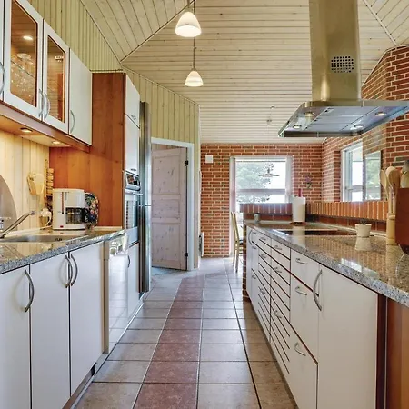 Three-bedroom Holiday In * Blåvand