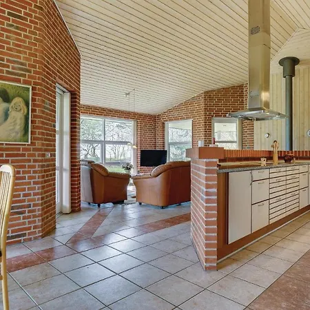 Three-bedroom Holiday In Tatil Evi *