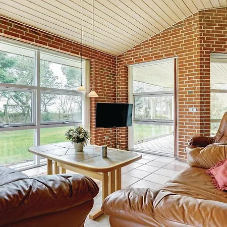 Three-bedroom Holiday In Tatil Evi *